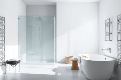 Erleben Sie die eleganten Produkte von sonni sanitär GmbH in einem modernen Badezimmer-Setup.